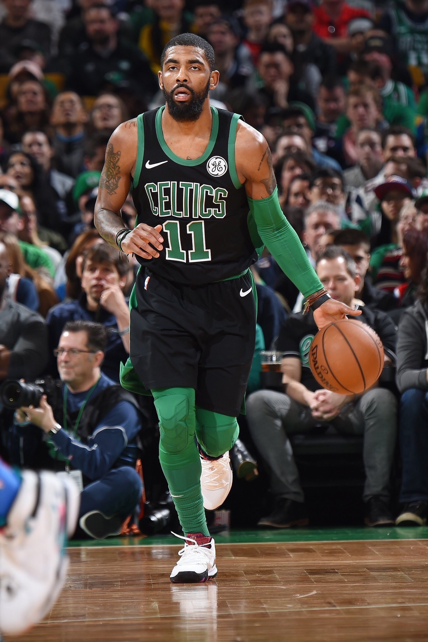 表现以及她 表现以及她